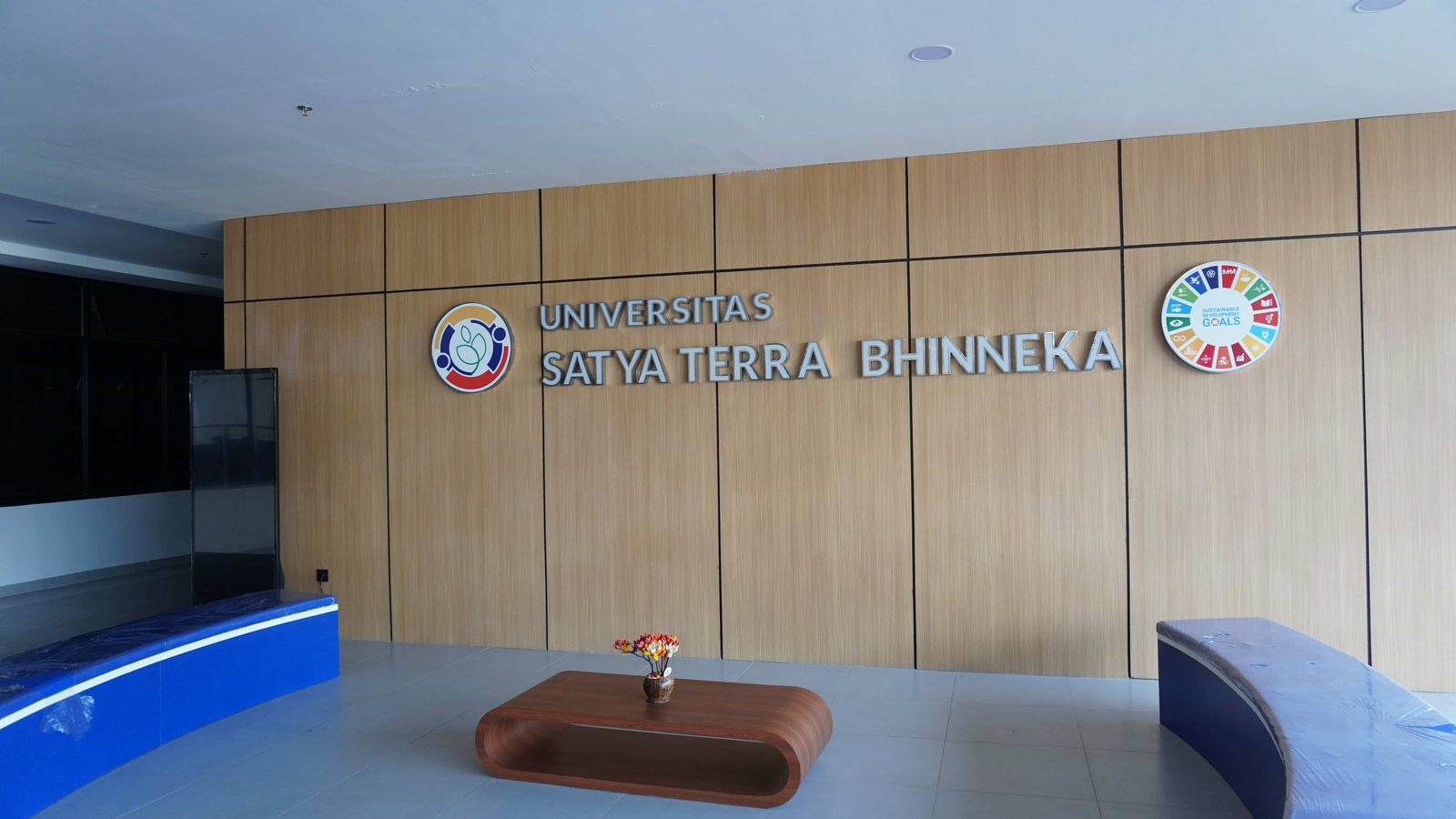 Lobi utama kampus